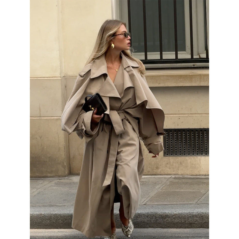 Effortless Street Style: Flowy Blouse for Any Occasion